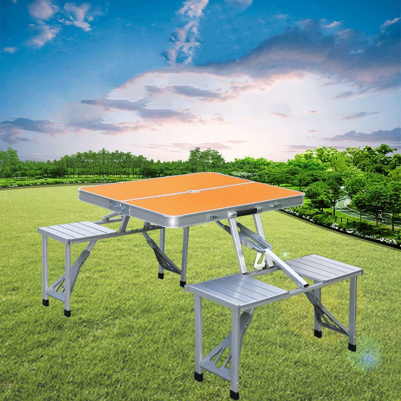 Outdoor Camping Table And Chairs - Outdoor Camping พับตารางและเก้าอี้โต๊ะ4เก้าอี้อะลูมินัมอัลลอยเชื่อมต่อแบบพกพาพับปิกนิกตาราง
